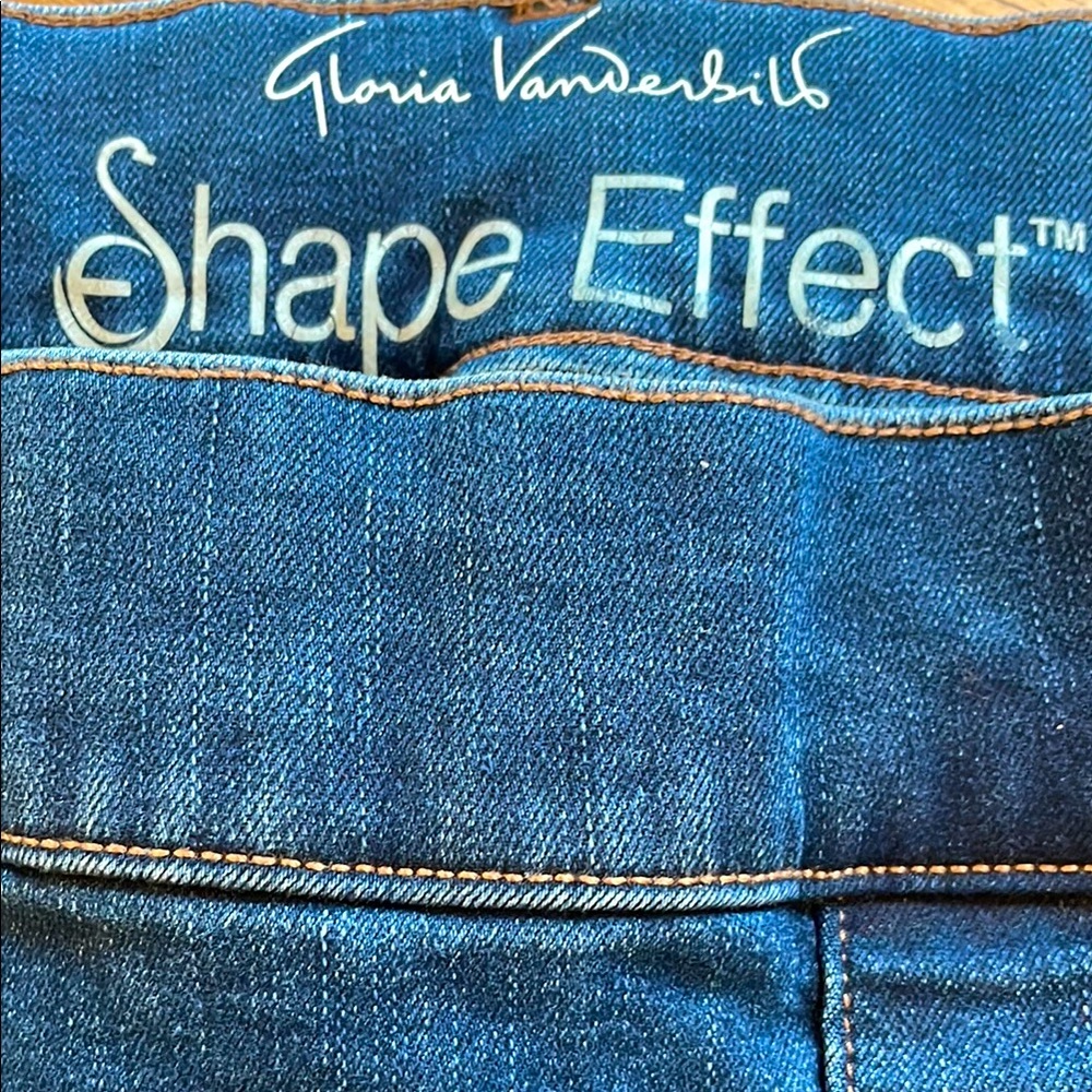Gloria Vanderbilt pull on straight leg jeans, size 24 short
